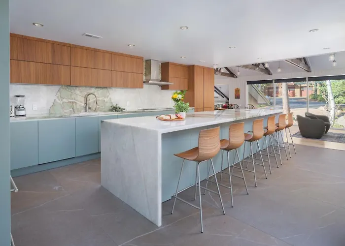 Holiday home Rmr: Montreux House In