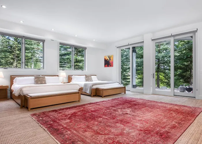 Rmr: Montreux House In