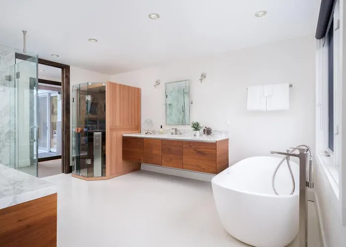 Holiday home Rmr: Montreux House In